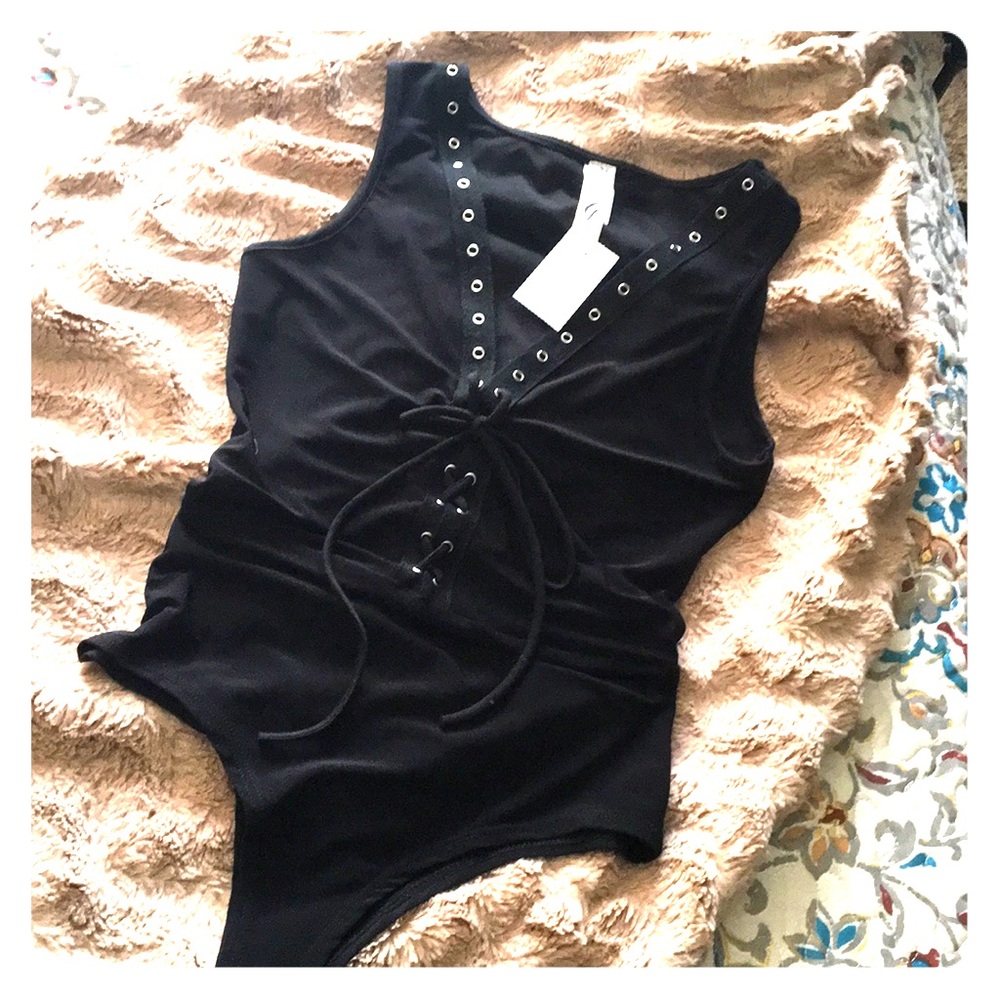 NWT 🖤 Black bodysuit!